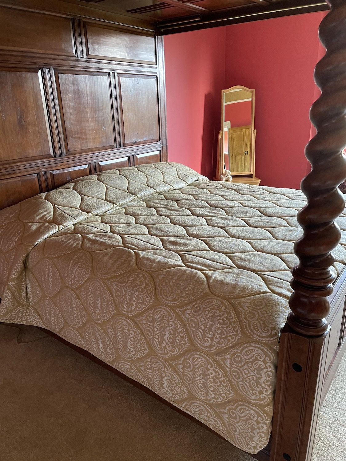 super king quilted bedspread